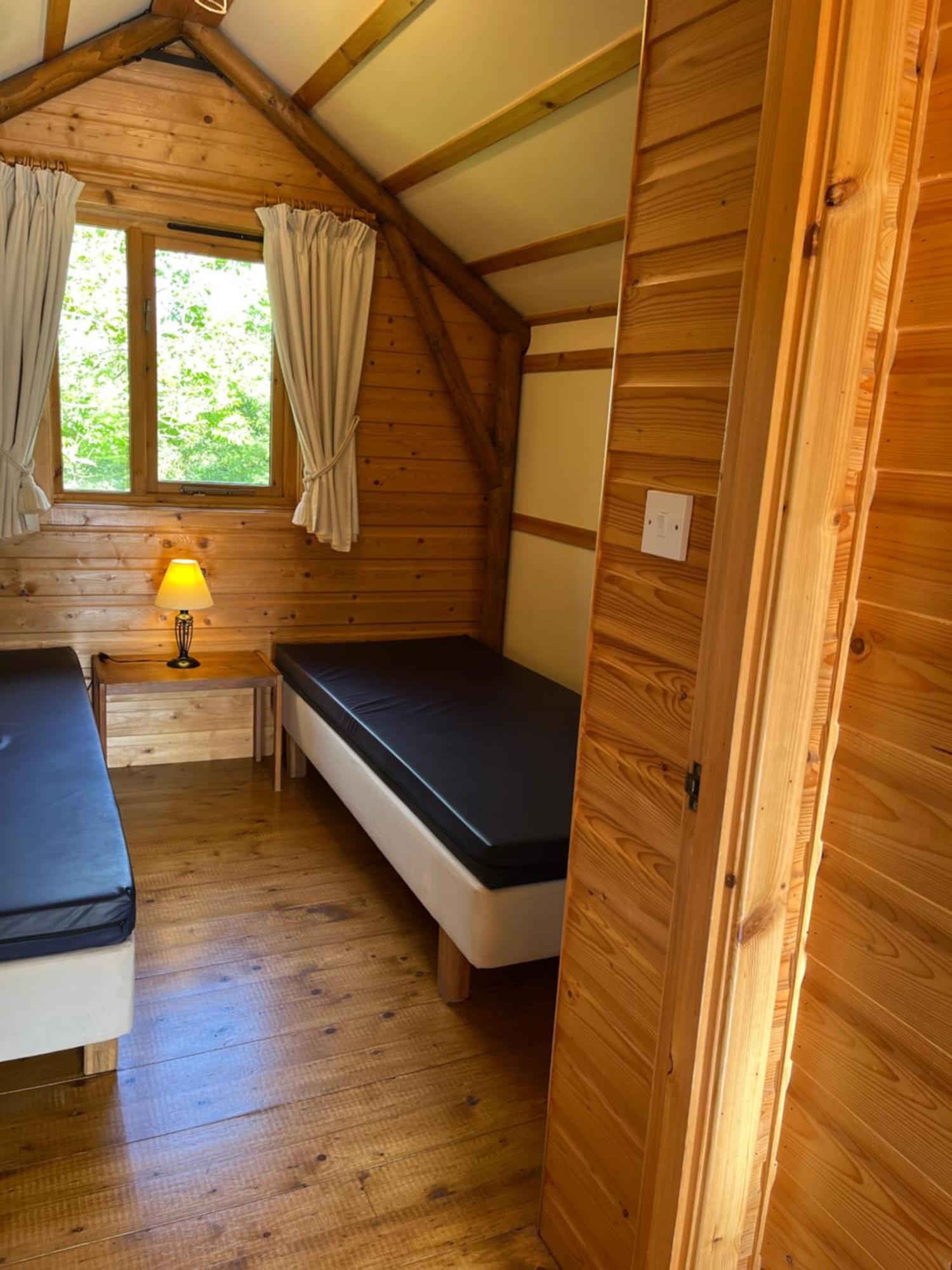 Готель Bower Pods Bowermadden Екстер'єр фото